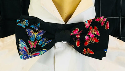 Butterfly Bow Tie - Timeless Treasures - 100% Cotton