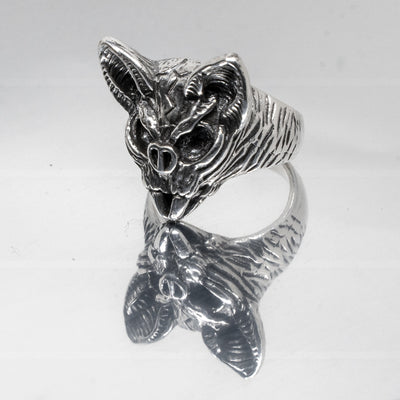 Bat Head 925 solid sterling silver ring, great detailing. Available in size M - Z+5 although we can make it any size for you just ask.  The bat ears are sticking straight up, he's ready for action! Great detailing on the fur & facial features
