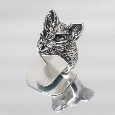 Bat Head 925 solid sterling silver ring, great detailing. Available in size M - Z+5 although we can make it any size for you just ask.  The bat ears are sticking straight up, he's ready for action! Great detailing on the fur & facial features
