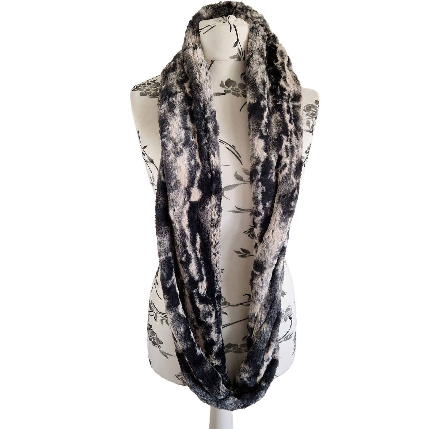 Infinity Scarf handmade from an ultra soft and fluffy luxurious Chinchilla faux fur fabric.  Wear it long or wrap it around your neck 2-3 times to keep you toasty warm
