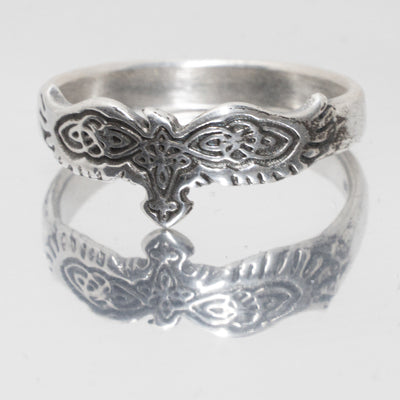 Celtic raven ring made from 925 sterling silver. A great ring with celtic knotwork throughout the wings and body. Subtle ring, looks lovely on.