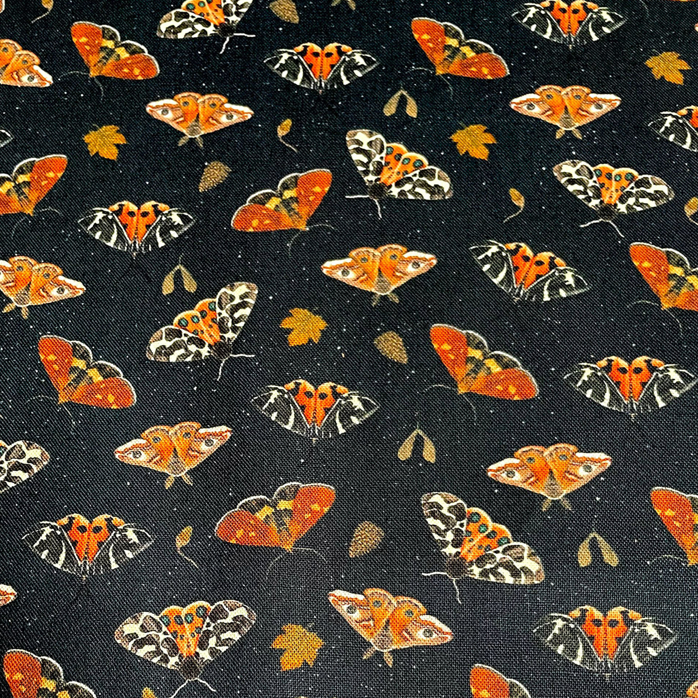 Beautiful fabric covered in tiger moths in various positions with acorns & leaves dotted around.  100% cotton fabric handmade headband