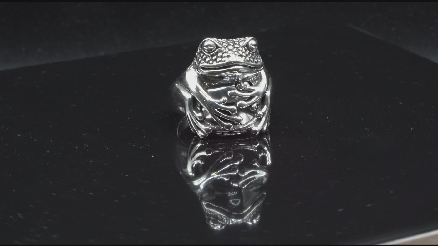 Frog Ring ~ 925 Sterling Silver (Size guide in Description)