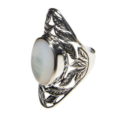 Mother of Pearl Ring ~ 925 sterling silver Size N-S