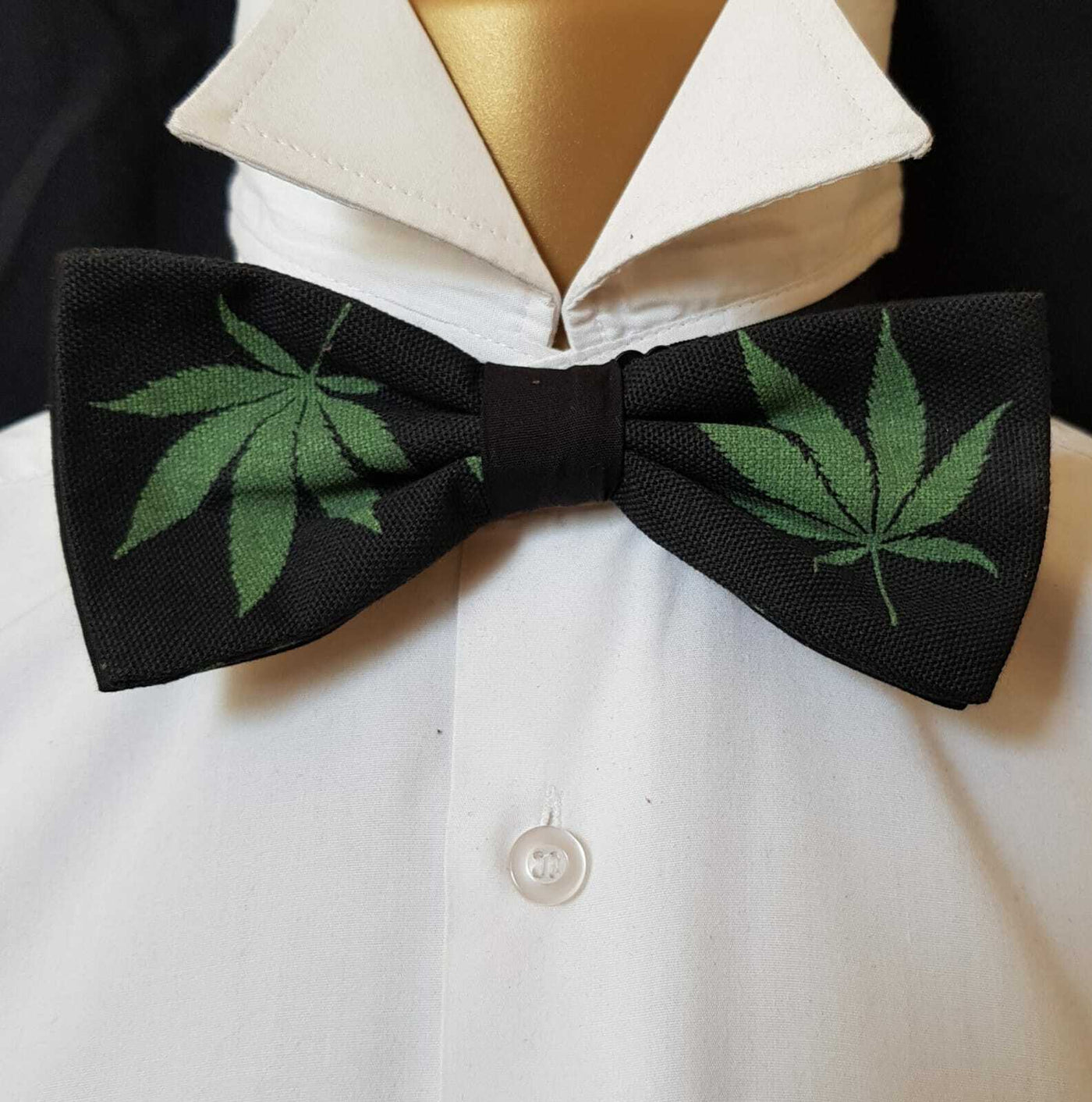 Cannabis Leaf Bowtie - 100% cotton